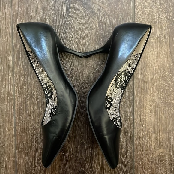 Nine & CO Black Heels - Picture 5 of 13